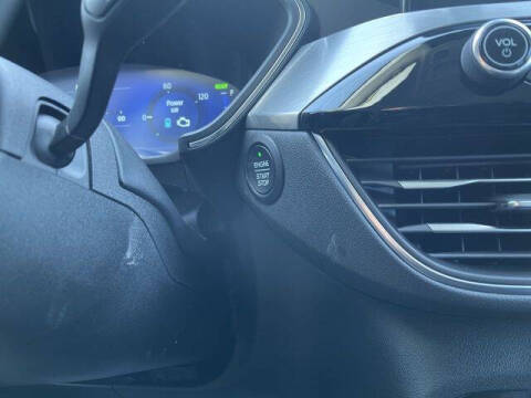 2022 Ford Escape Hybrid Titanium