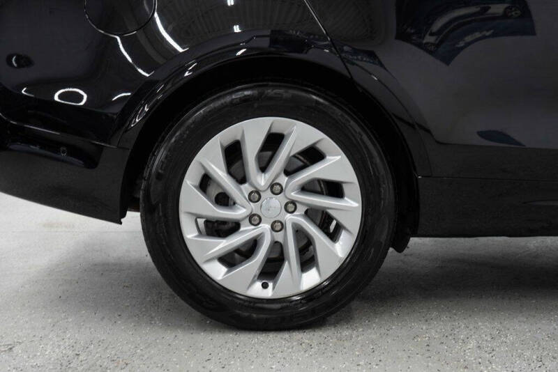 2023 Land Rover Discovery P300 S R-Dynamic