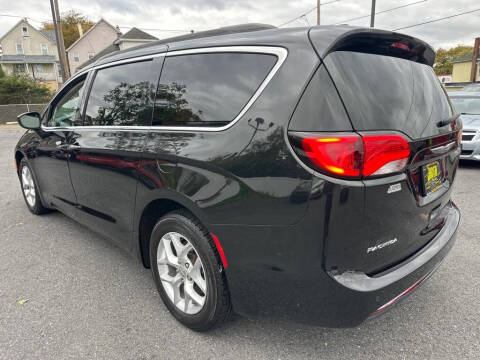 2017 Chrysler Pacifica Touring Plus