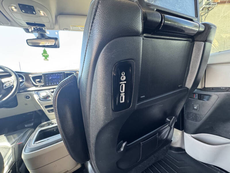 2017 Chrysler Pacifica Touring-L Plus