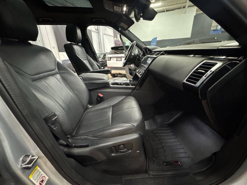 2020 Land Rover Discovery SE