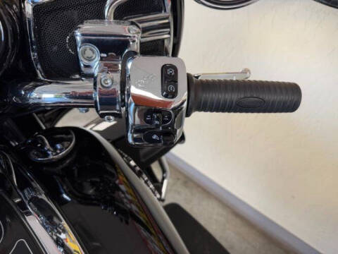 2018 Indian Roadmaster Thunder Black