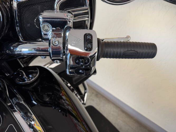 2018 Indian Roadmaster Thunder Black