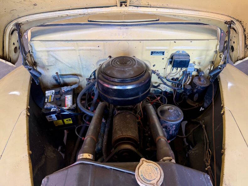 1948 Ford Super Deluxe