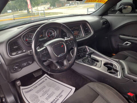 2016 Dodge Challenger SXT Plus