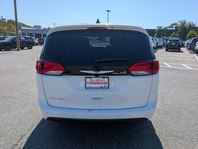 2026 Chrysler Voyager LX