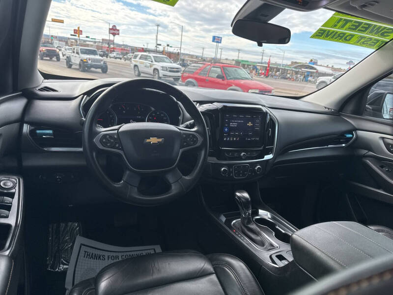 2021 Chevrolet Traverse LT Leather