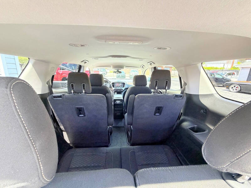2017 GMC Acadia SLE-2