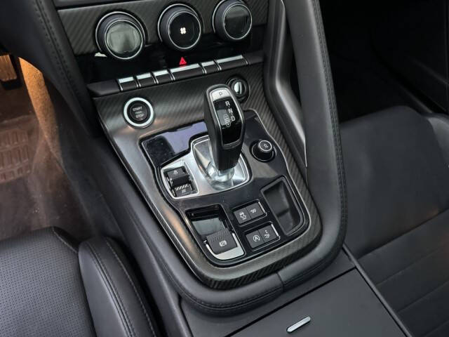 2019 Jaguar F-TYPE P300