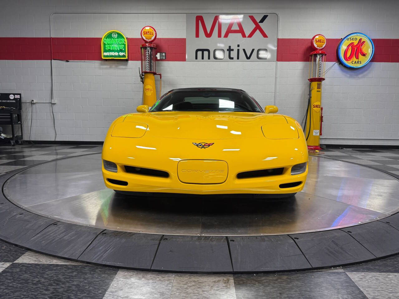 2004 Chevrolet Corvette 8