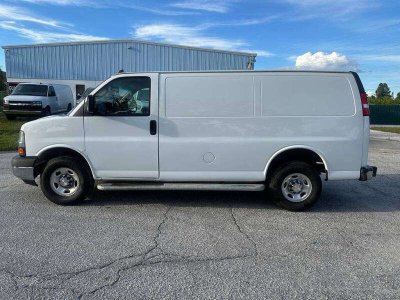 2022 Chevrolet Express 2500