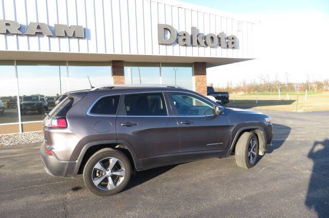 Used 2019 Jeep Cherokee Limited with VIN 1C4PJMDX3KD353192 for sale in Wahpeton, ND