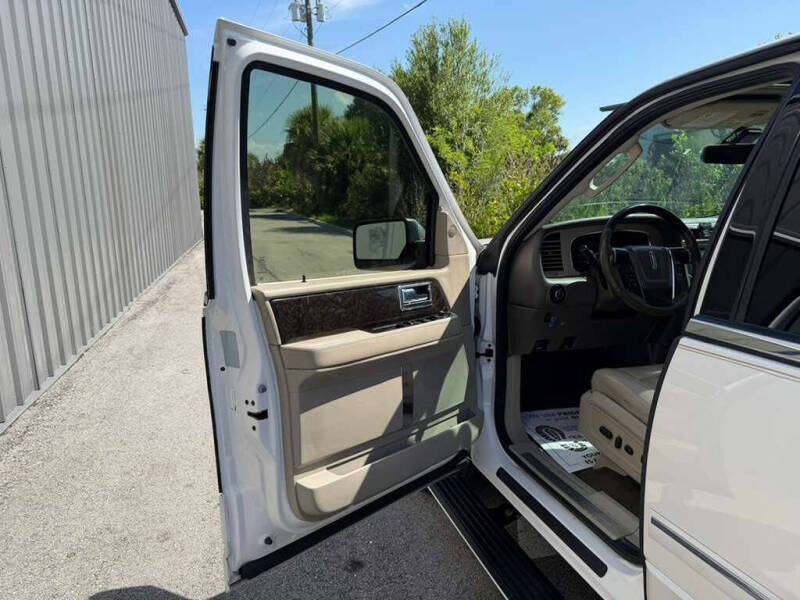 2017 Lincoln Navigator Select
