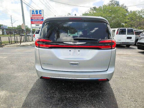 2024 Chrysler Pacifica Touring L