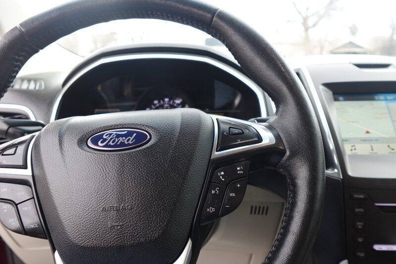 2017 Ford Edge Titanium