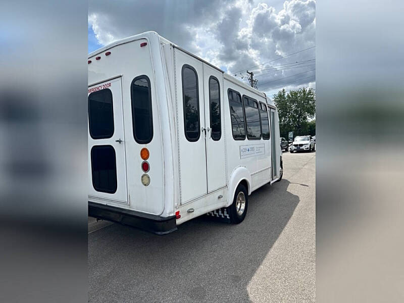 2012 Ford E-Series E-450 SD