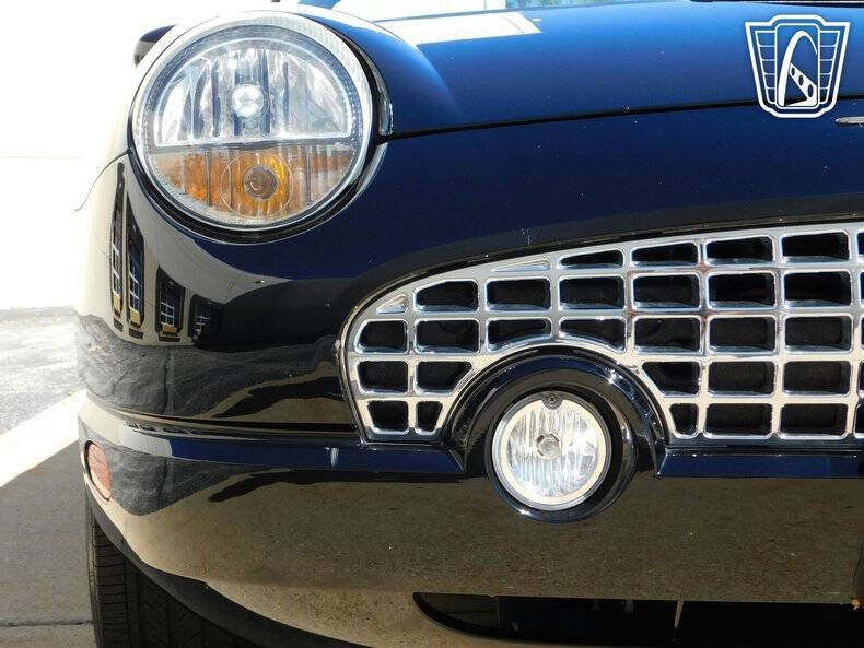 2002 Ford Thunderbird Deluxe