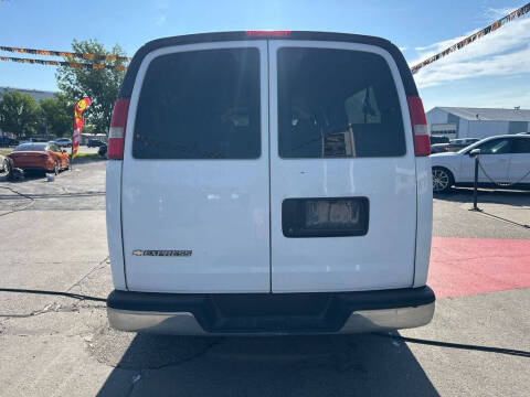 2017 Chevrolet Express LT 3500