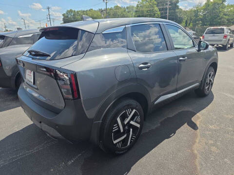 2025 Nissan Kicks SV