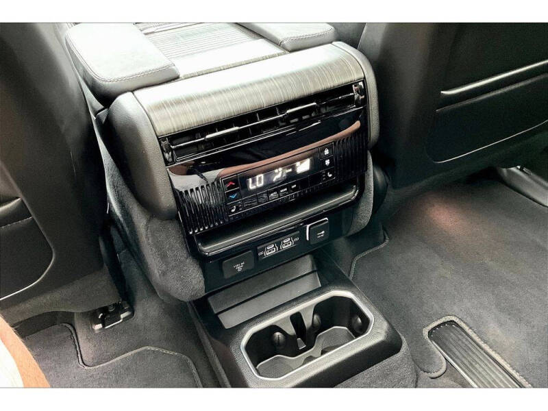 2024 Jeep Wagoneer L Series III