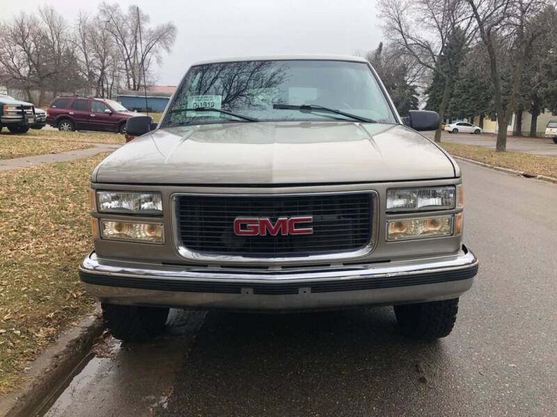 1999 GMC Suburban for sale at Star Motors in Brookings SD