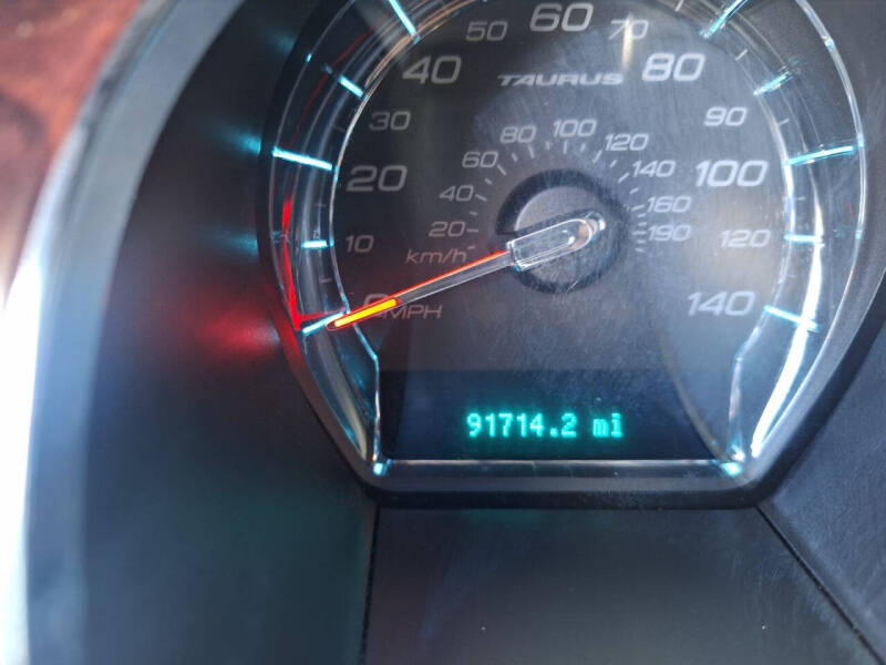 2011 Ford Taurus SEL