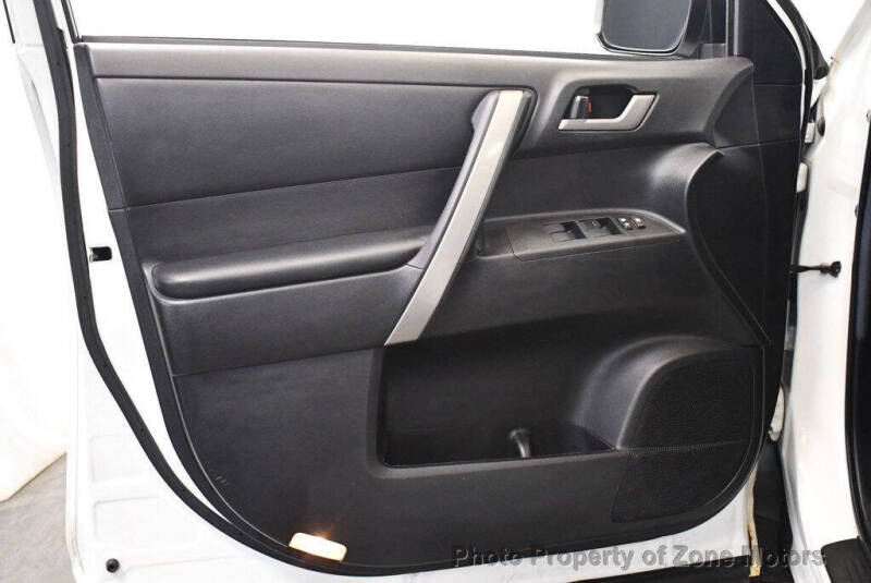 2013 Toyota Highlander SE