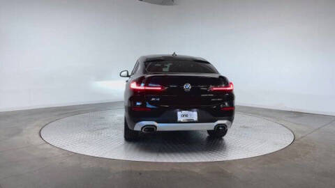 2023 BMW X4 xDrive30i