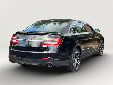 2016 Ford Taurus SHO