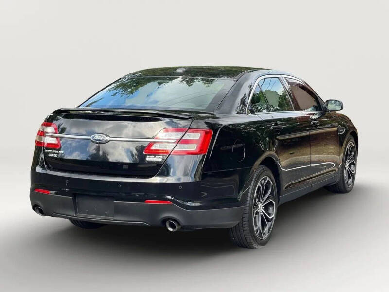 2016 Ford Taurus SHO