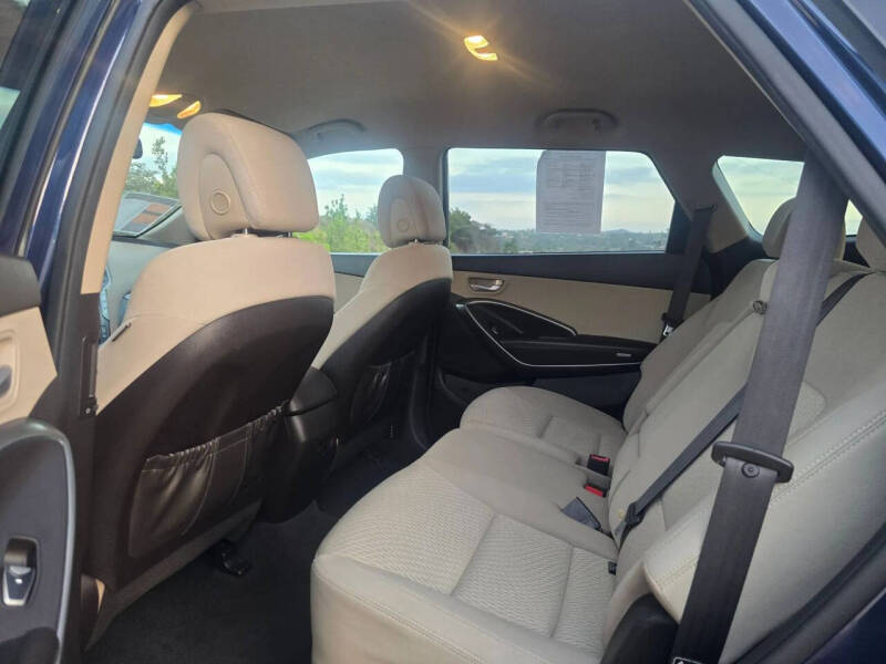 2017 Hyundai Santa Fe SE