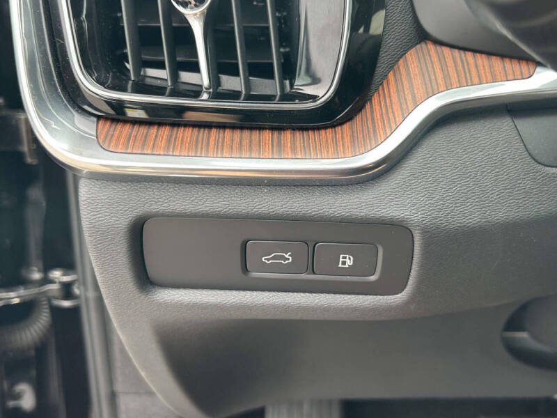 2025 Volvo S60 T8 Plus
