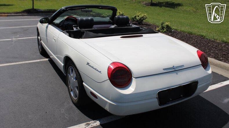 2002 Ford Thunderbird Deluxe
