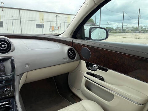 2012 Jaguar XJ