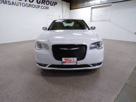 2016 Chrysler 300 C