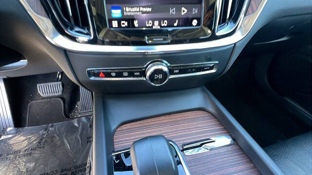 2024 Volvo S60 B5 Plus Dark Theme