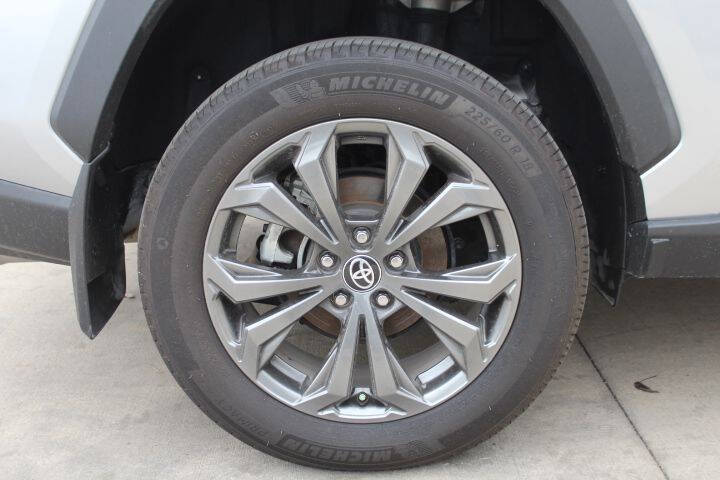 2024 Toyota RAV4 Hybrid XLE Premium