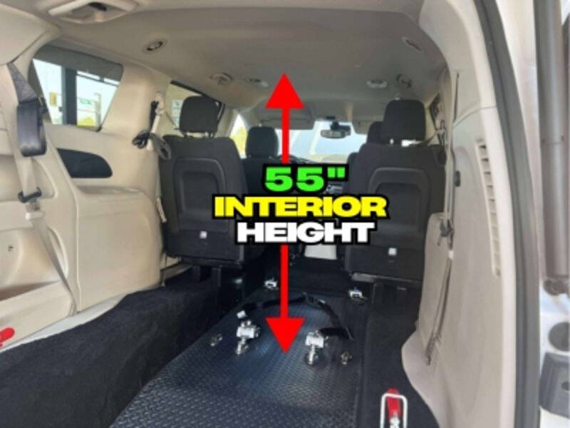 2024 Chrysler Voyager LX