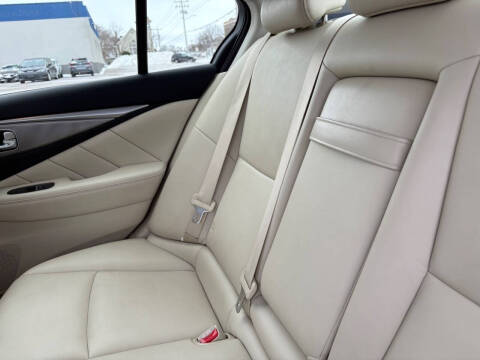 2015 Infiniti Q50 Premium