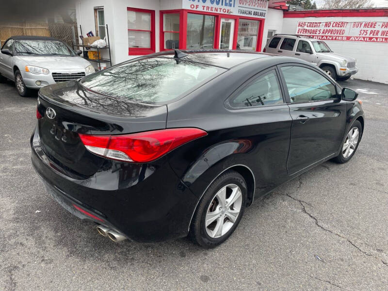 2013 Hyundai Elantra Coupe GS photo 4