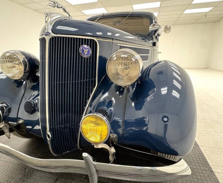 1936 Ford Deluxe