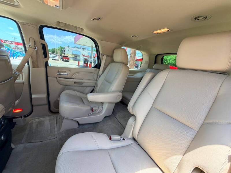2012 Cadillac Escalade Luxury