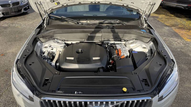 2023 Volvo XC90 Recharge T8 Ultimate Bright Theme 6P