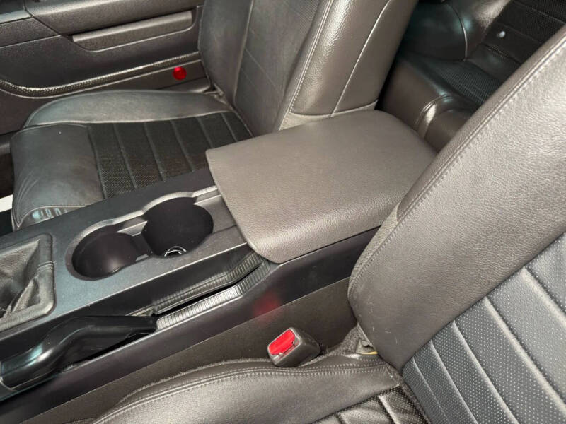 2005 Ford Mustang GT Deluxe