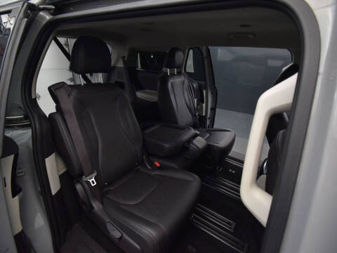 2023 Kia Carnival SX