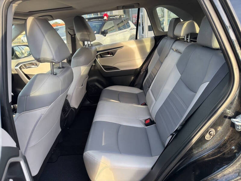 2020 Toyota RAV4 XLE Premium