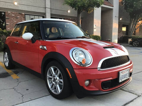 2011 MINI Cooper for sale at Sign and Drive Motors in Stanton CA