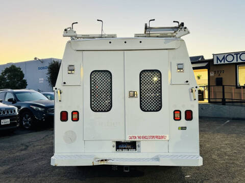 2011 Ford E-Series E-350 SD