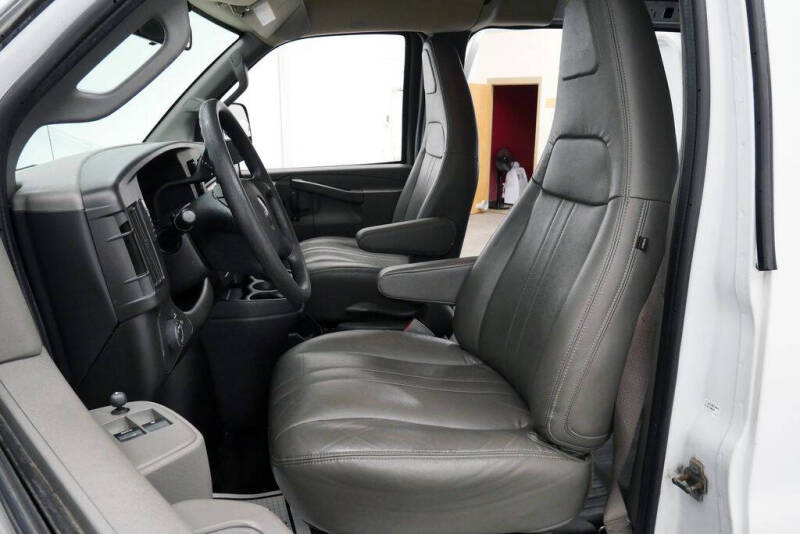 2022 GMC Savana 2500