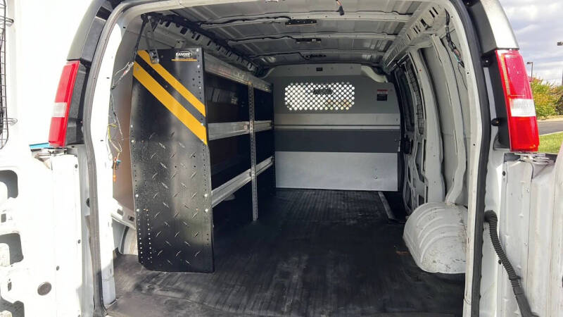 2022 Chevrolet Express 2500